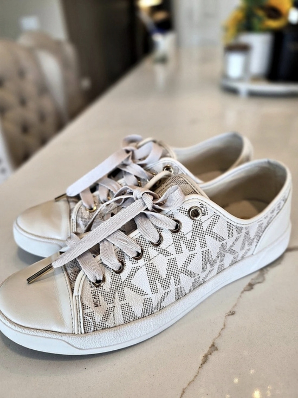 Michael Kors Women ', MK Lace Up City Sneakers Vanilla Size 8M